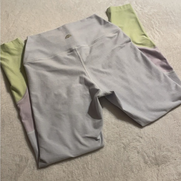 NWOT Playground Active Sunset Leggings in Ice Blue - Picture 8 of 9